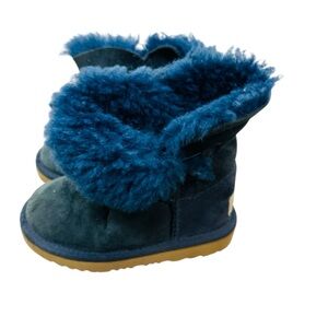 UGG Bailey Button Blue Boots Toddler size 8